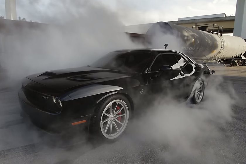 This Is The Most Epic Challenger Hellcat Burnout You'll Ever See | CarBuzz