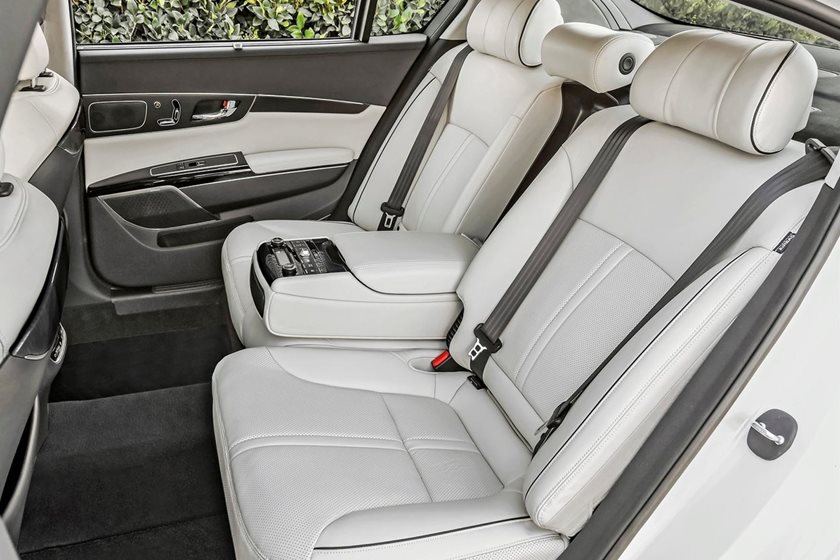 Kia K900 Interior Could Easily Be Mistaken For Audi Design