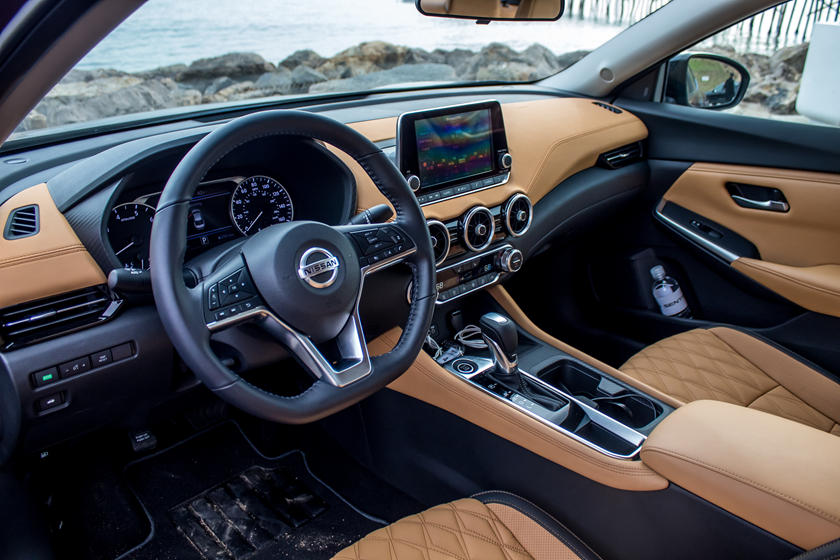  Revisión del primer manejo del Nissan Sentra 2020: Larga vida al sedán |  CarBuzz