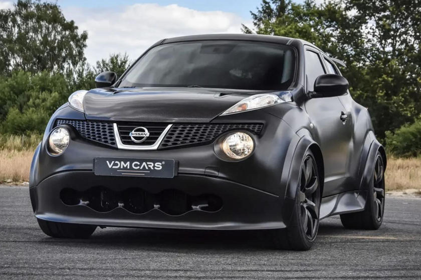 Smoke Ferraris As The New Owner Of This Nissan Juke R 2.0 | CarBuzz