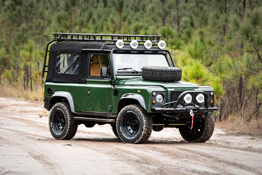 Nationale volkstelling Misbruik soep This Rugged Safari-Style Defender Is Resto-Modding Done Right | CarBuzz