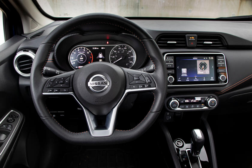  Revisión del sedán Nissan Versa, adornos, especificaciones, precio, nuevas características interiores, diseño exterior y especificaciones