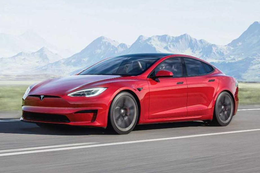 2021 Tesla Model S Plaid Angle avant de conduite