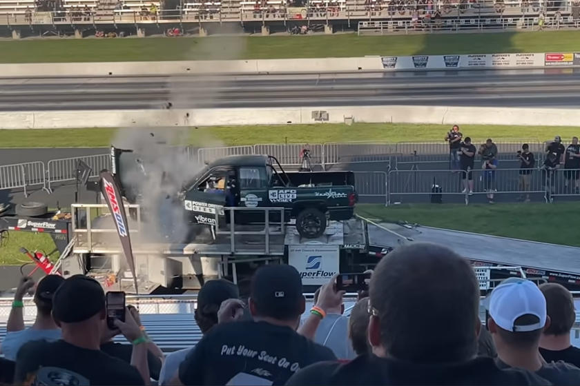Diesel Truck Explodes Trying To Hit 3 000 Hp On Dyno Carbuzz