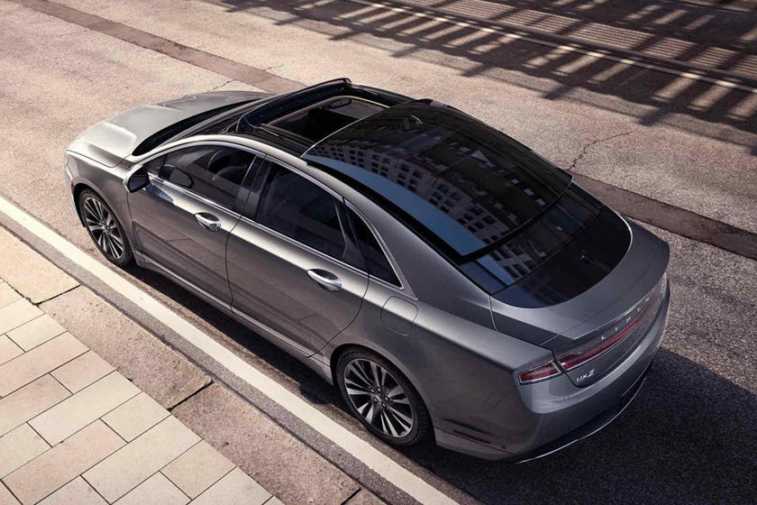 2017-2020 Lincoln MKZ Top View. 