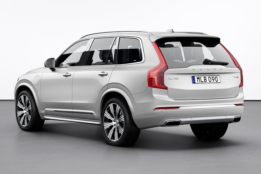 2021-2022 Volvo XC90 Recharge Rear Angle View