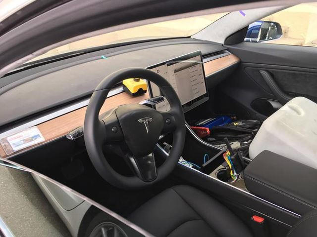This Is What A 35 000 Tesla Model 3 Interior Looks Like