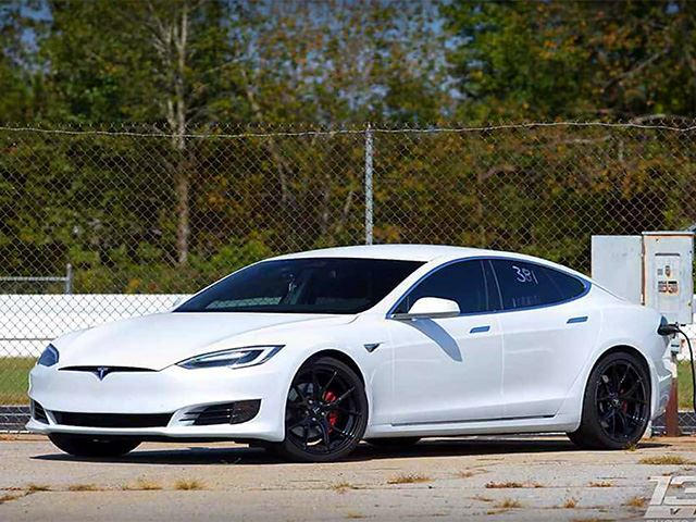 Watch A Stripped Out Tesla Model S Smash The Quarter Mile World Record Carbuzz