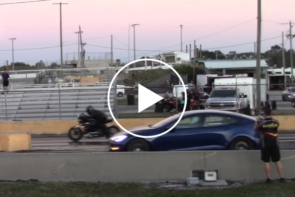 Electric Drag Race: Tesla Model S Plaid Vs. Harley Davidson LiveWire